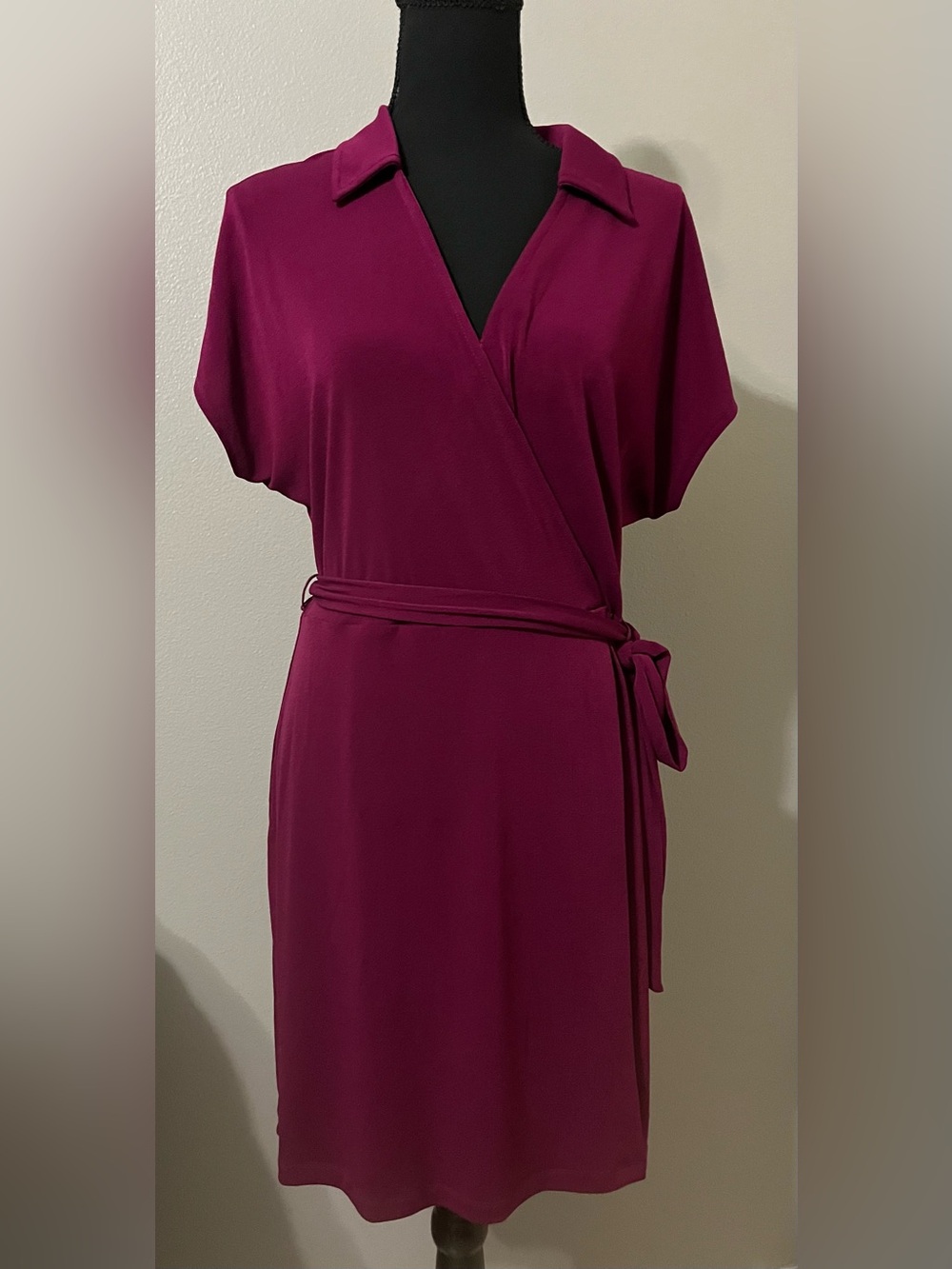Nine West faux wrap dress. Pre-Owned Condition-Very Good. Size L